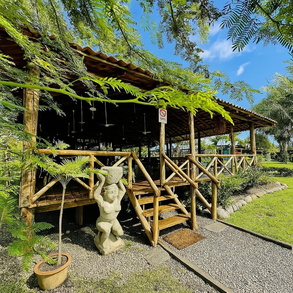Hotel Cocomar Parrita Buitenkant foto